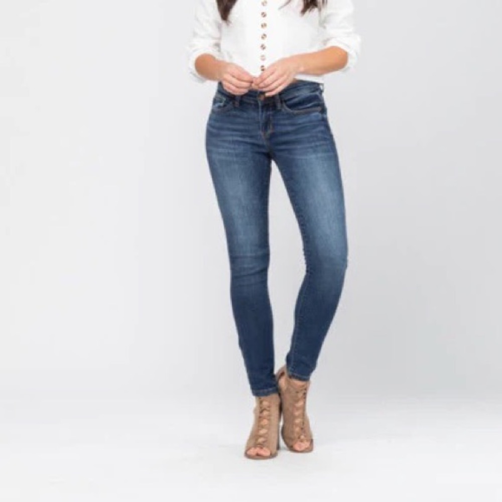 Judy Blue Bristol MidRise Handsand Skinny Fit Jeans Size 26